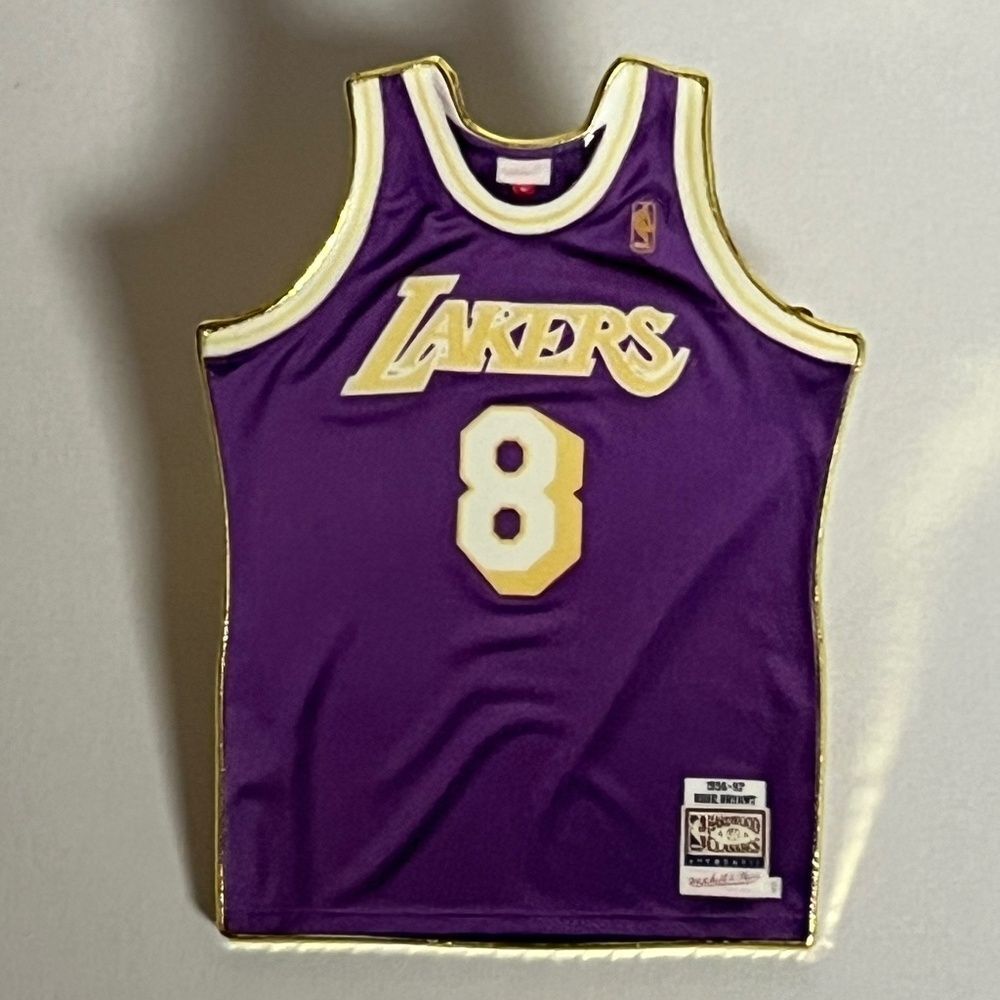 Kobe Bryant Lakers 8 Jersey Hat Pin Pins Purple Bag Basketball Fitted Hats